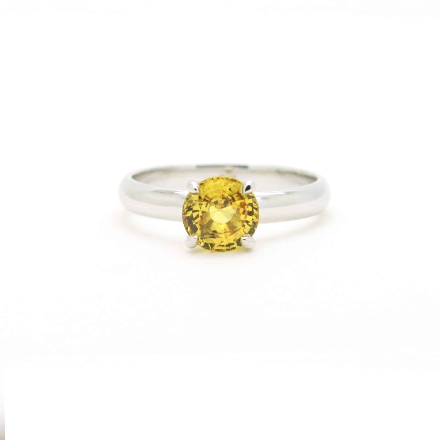 bague de fiançailles or saphir